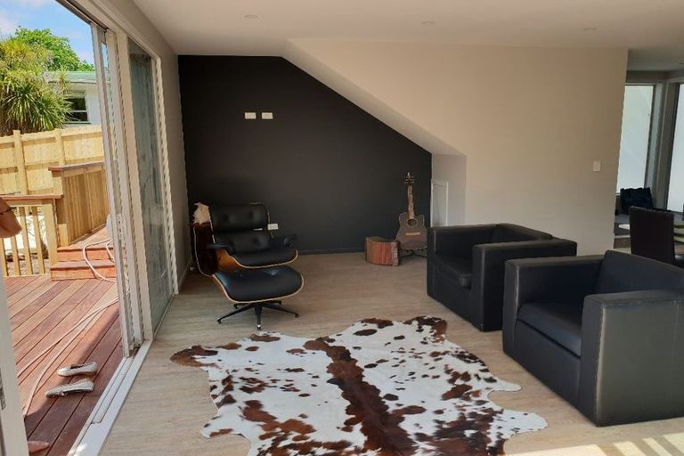 Photo of property in 20 De Val Drive, Titirangi, Auckland, 0604