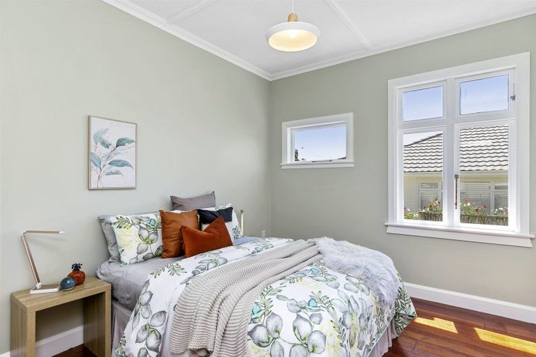 Photo of property in 59 Severn Street, Island Bay, Wellington, 6023