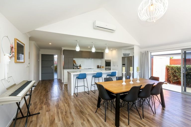 Photo of property in 2a Portland Drive, Highlands Park, New Plymouth, 4312