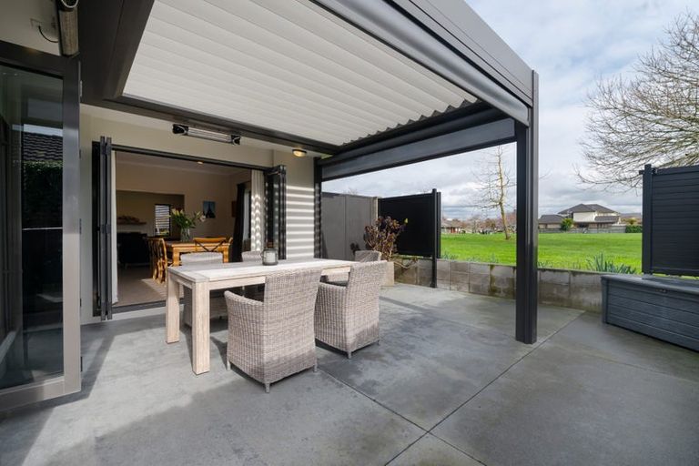 Photo of property in 52 Wiltshire Drive, Huntington, Hamilton, 3210