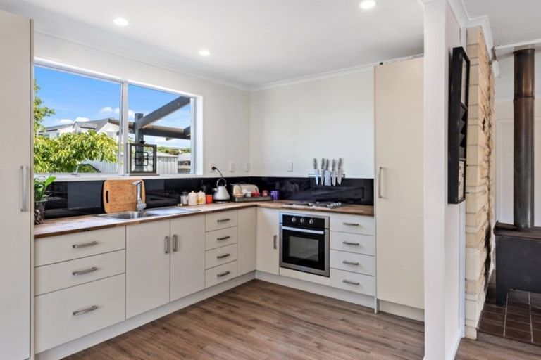 Photo of property in 4 Portnall Place, Parklands, Christchurch, 8083