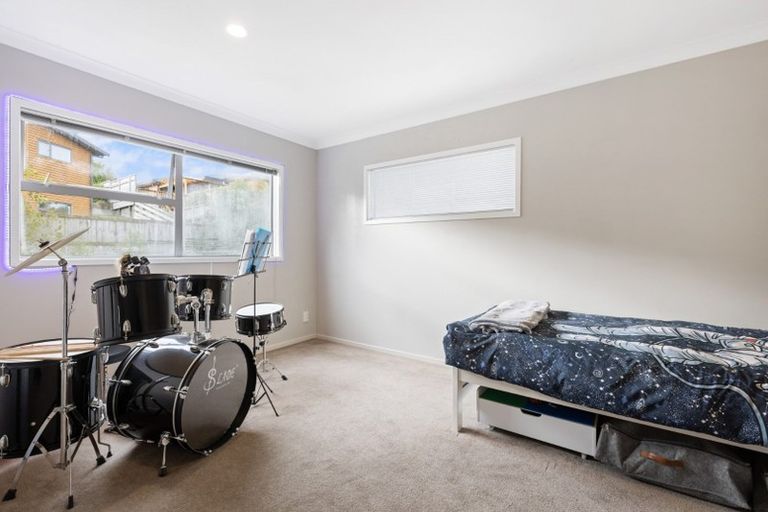 Photo of property in 82a Kirton Drive, Riverstone Terraces, Upper Hutt, 5018