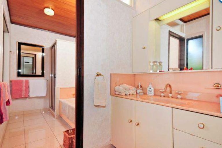 Photo of property in 23 Kensington Place, Fairfield, Hamilton, 3214