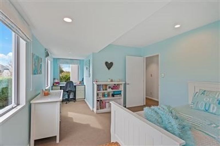 Photo of property in 20 Thornycroft Street, Fendalton, Christchurch, 8052