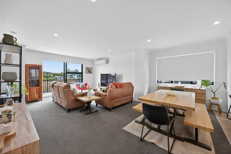 Photo of property in 4/271 Ormiston Road, Flat Bush, Auckland, 2019