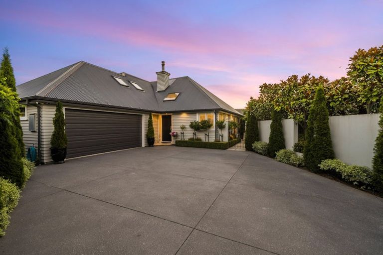 Photo of property in 18 Taunton Place, Rangiora, 7400