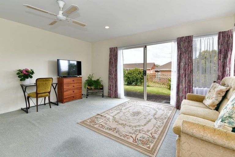 Photo of property in 26 The Grove, Red Beach, 0932