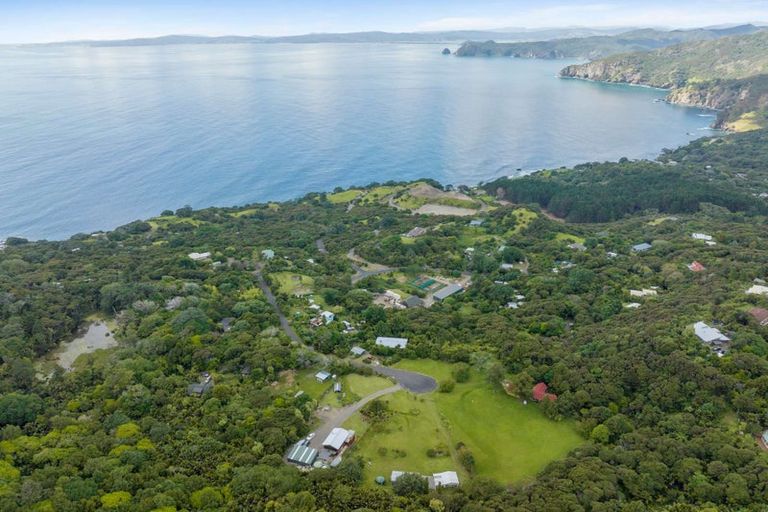 Photo of property in 20 Puriri Place, Tuateawa, Coromandel, 3583