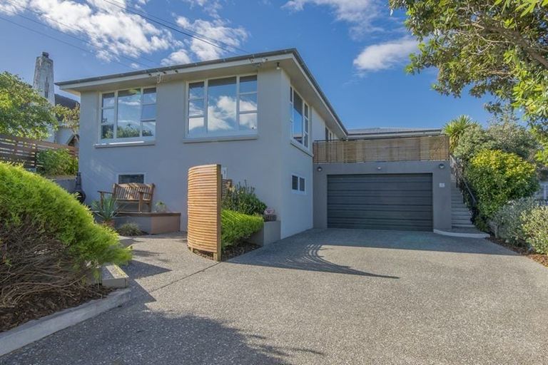 Photo of property in 137 Seaview Road, Paraparaumu Beach, Paraparaumu, 5032