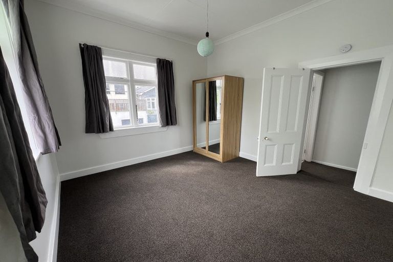 Photo of property in 23 Hawker Street, Mount Victoria, Wellington, 6011