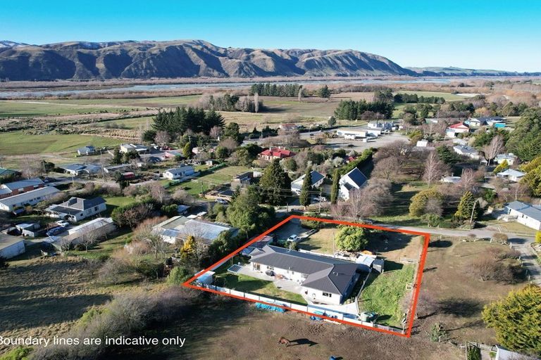 Photo of property in 16 Rees Street, Duntroon, Oamaru, 9494