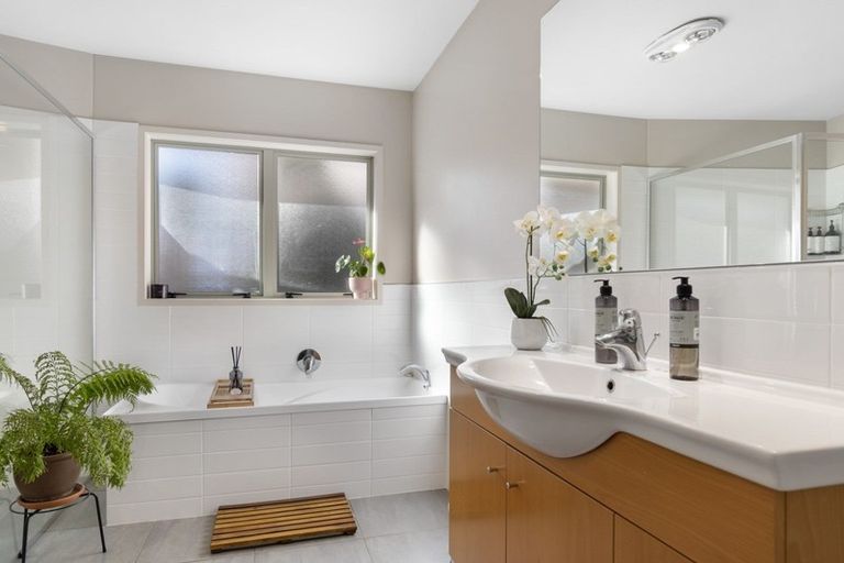 Photo of property in 36 Rewarewa Place, Matua, Tauranga, 3110