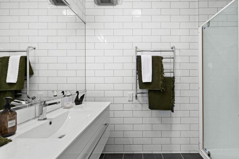 Photo of property in 201 Marine Parade, Napier South, Napier, 4110