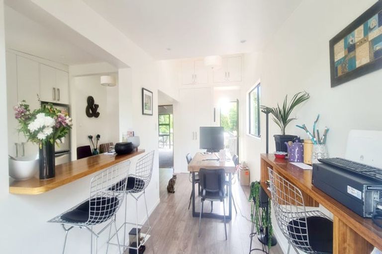 Photo of property in 30 Margaret Road, Raumati Beach, Paraparaumu, 5032