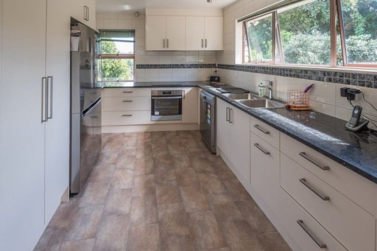 Photo of property in 3 Maugham Drive, Bucklands Beach, Auckland, 2014