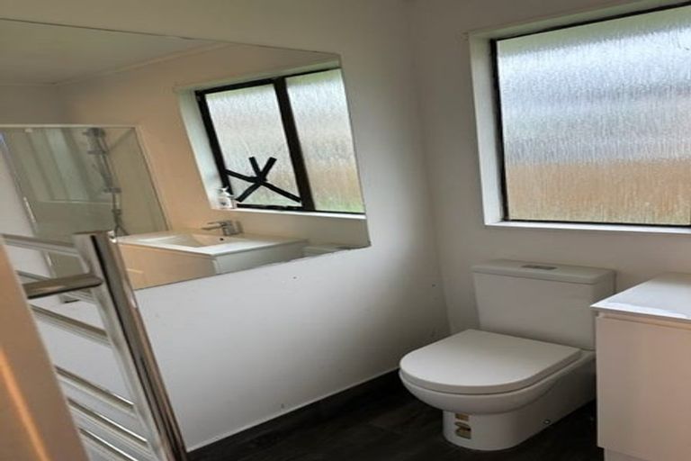 Photo of property in 2 Harrington Road, Henderson, Auckland, 0610