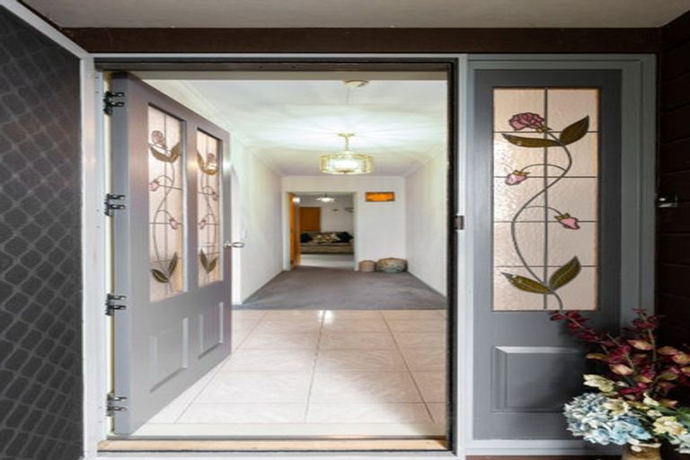 Photo of property in 35 Manu Crescent, Upper Vogeltown, New Plymouth, 4310