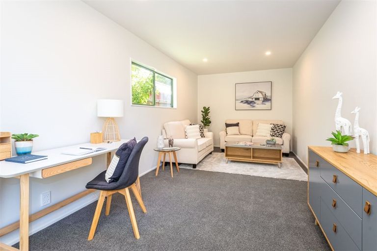 Photo of property in 23 Fairmile Place, Russley, Christchurch, 8042