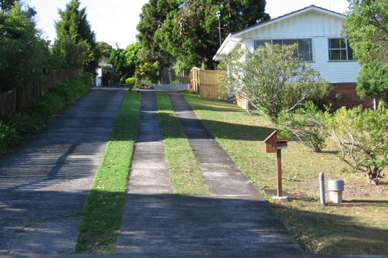 Photo of property in 65 Lantana Road, Green Bay, Auckland, 0604