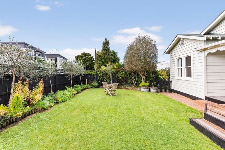 Photo of property in 1/39 Great South Road, Papakura, 2110