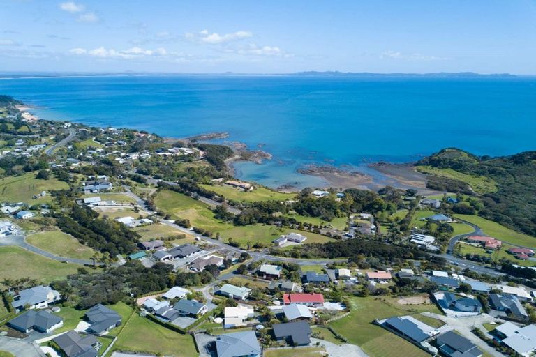 Photo of property in 26 Bay View Road, Cable Bay, 0420