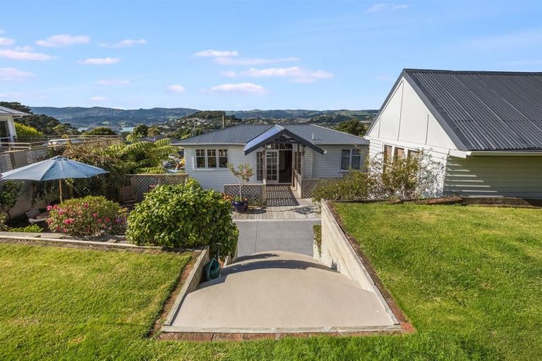 Photo of property in 12 Makora Grove, Paremata, Porirua, 5024