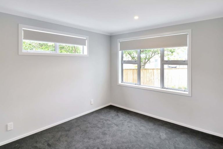 Photo of property in 4d Horoeka Street, Stokes Valley, Lower Hutt, 5019