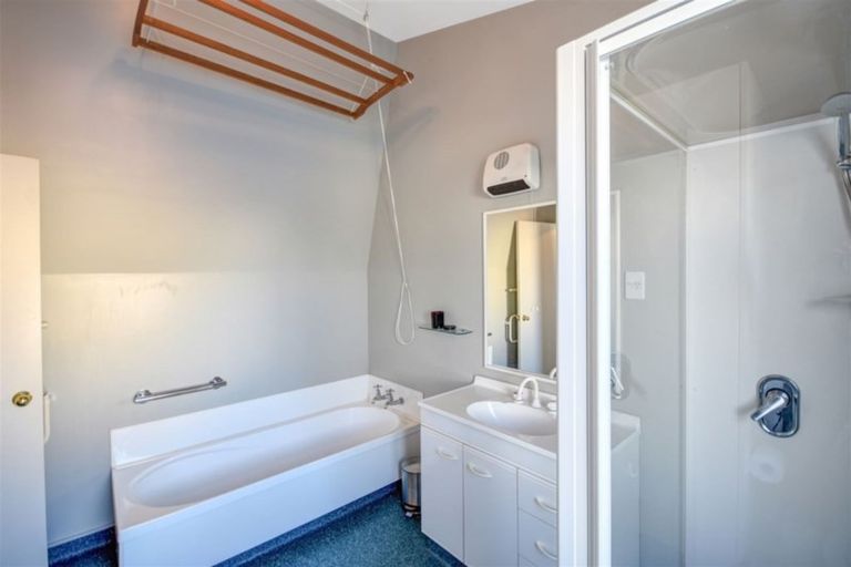 Photo of property in 10/33 Dowling Street, Dunedin Central, Dunedin, 9016