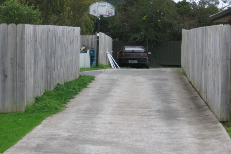 Photo of property in 2c Knox Road, Swanson, Auckland, 0612