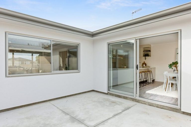 Photo of property in 27 Howard Road, Taradale, Napier, 4112