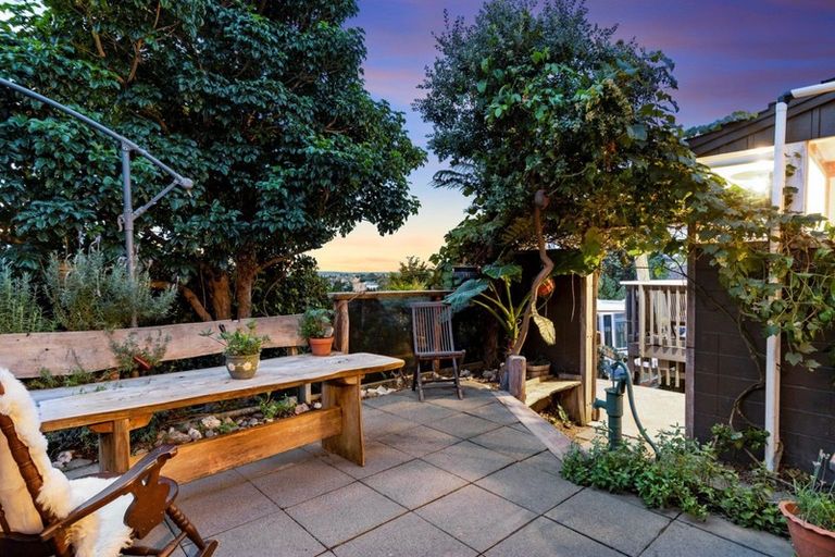 Photo of property in 138 Bellevue Road, Brookfield, Tauranga, 3110