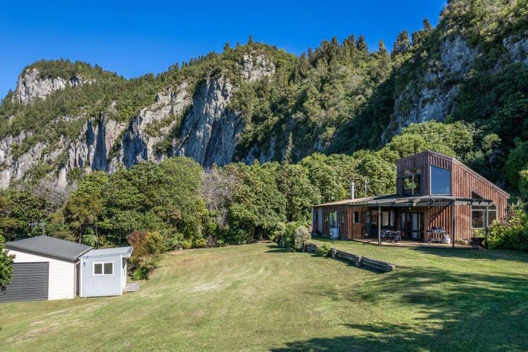 Photo of property in 39 Hinekapi Terrace, Kuratau, Turangi, 3381