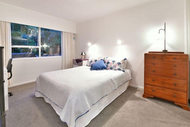 Photo of property in 7 Girrahween Drive, Totara Vale, Auckland, 0629