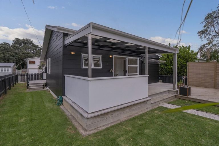 Photo of property in 6 Aputa Avenue, Te Puru, Thames, 3575