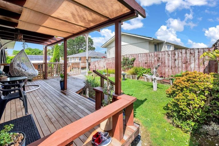 Photo of property in 2/8 Mchardy Place, Glenfield, Auckland, 0627