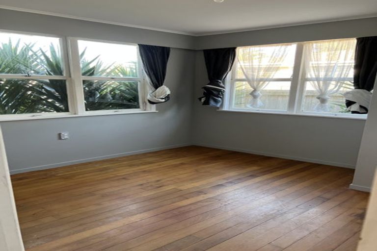 Photo of property in 37 Fernaig Street, Papakura, 2110