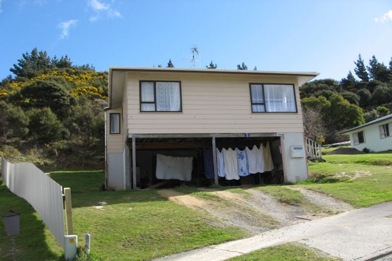 Photo of property in 13 Newburn Grove, Wainuiomata, Lower Hutt, 5014