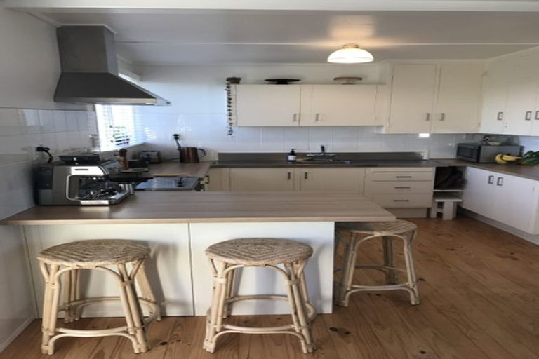 Photo of property in 31 Hillcrest Road, Hatfields Beach, Orewa, 0931