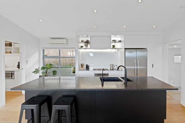 Photo of property in 357 Royal Road, Massey, Auckland, 0614