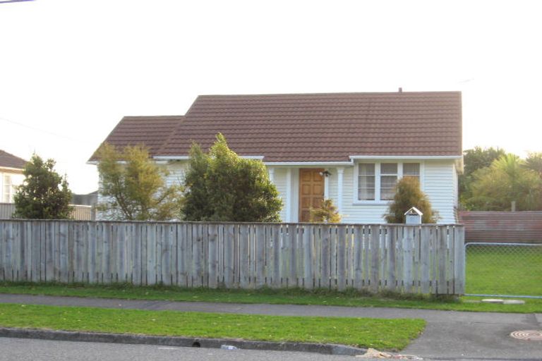 Photo of property in 12 Strand Crescent, Naenae, Lower Hutt, 5011
