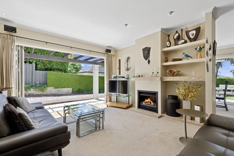 Photo of property in 205a Hurstmere Road, Takapuna, Auckland, 0622