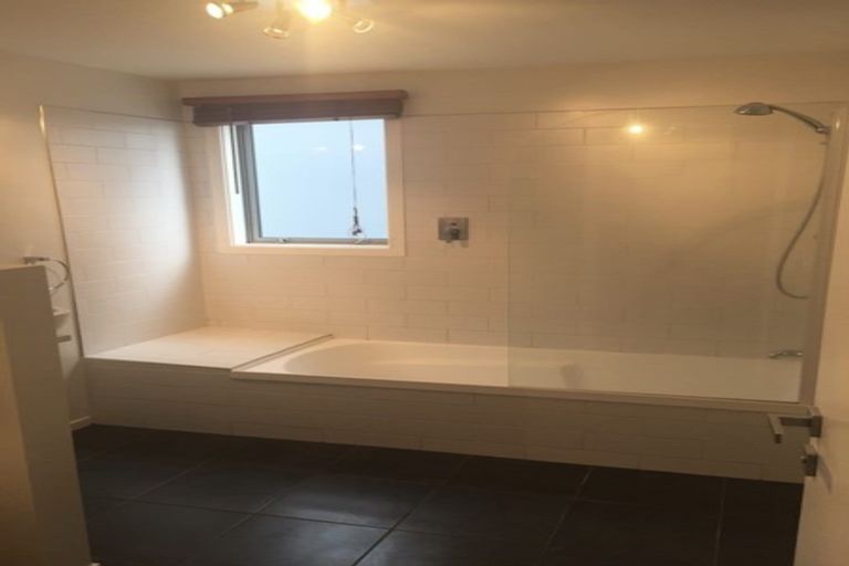 Photo of property in 10/16 Hutcheson Street, Sydenham, Christchurch, 8023