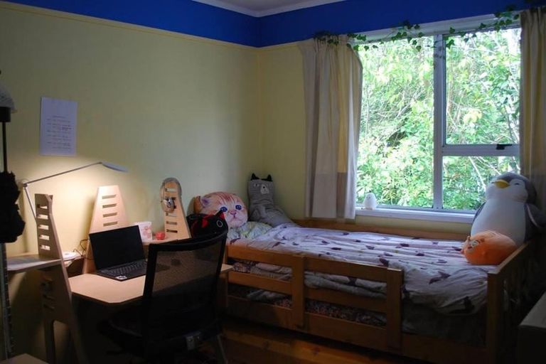 Photo of property in 32 Beaudine Avenue, Glenfield, Auckland, 0629