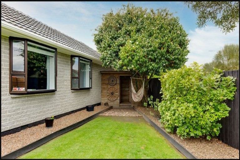 Photo of property in 15 Elwyn Place, Avonhead, Christchurch, 8042