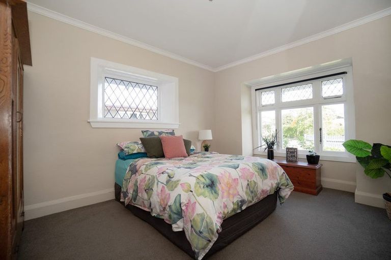 Photo of property in 21 Burns Avenue, Takaro, Palmerston North, 4412