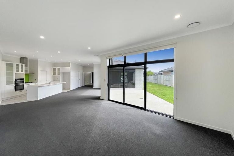 Photo of property in 16 Helen June Avenue, Flagstaff, Hamilton, 3210