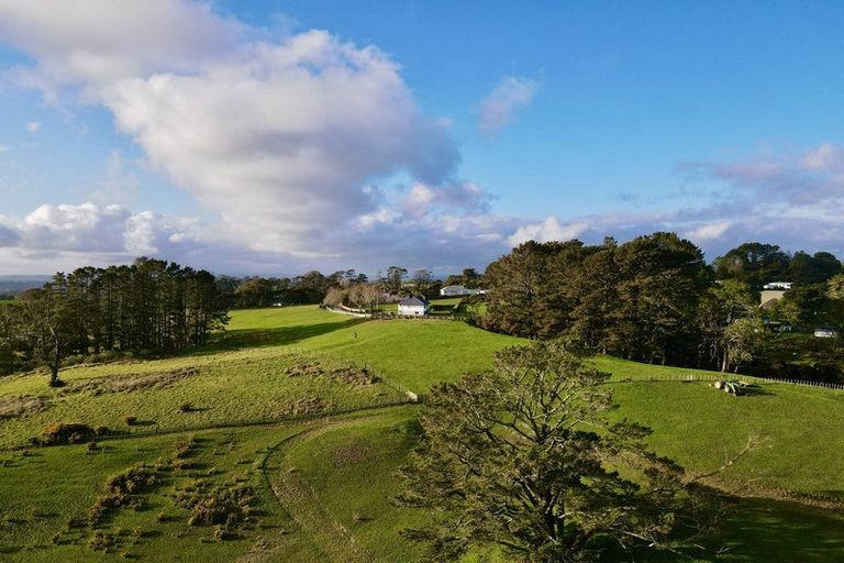 Photo of property in 90 Mcentee Road, Waitakere, Auckland, 0816