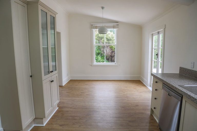 Photo of property in 204 Cape Rodney Road, Leigh, 0985