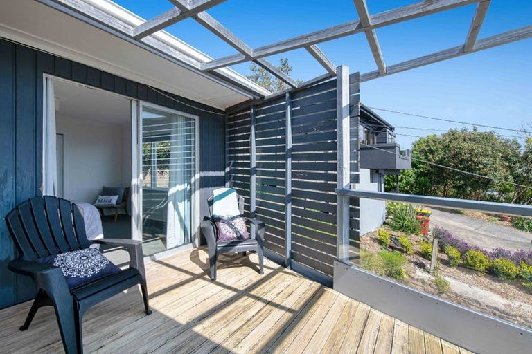 Photo of property in 1099 Whangaparaoa Road, Tindalls Beach, Whangaparaoa, 0930