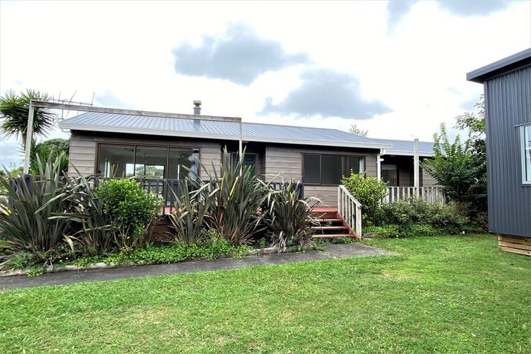 Photo of property in 20 Harbour Crest Drive, Waiuku, 2123